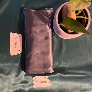 Eye pillow handmade filled with flax seed & lavender. Size: 10”x4”. Color: gray